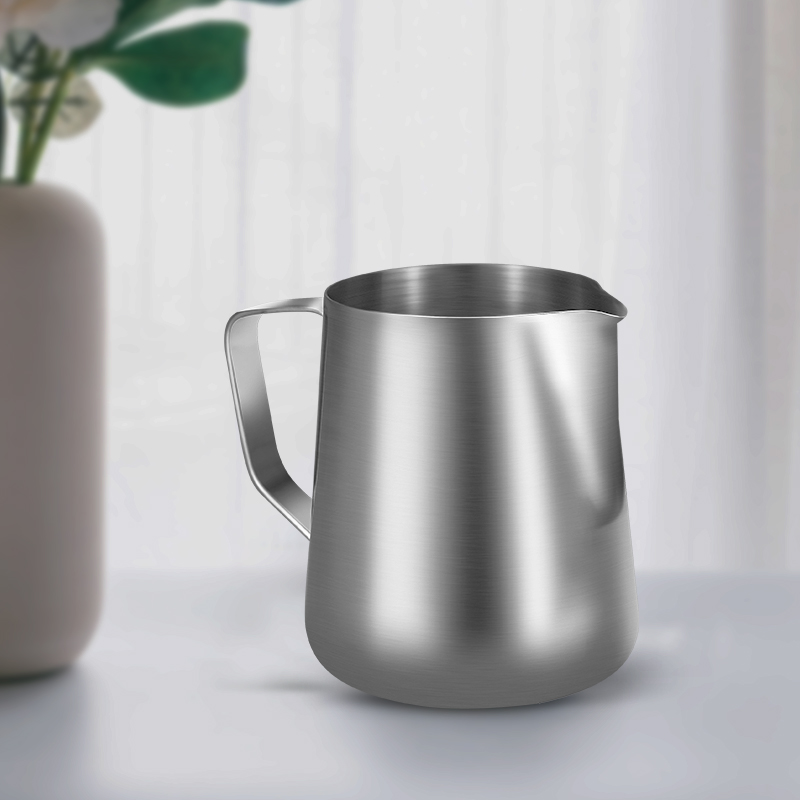 إبريق رغوة الحليب للقهوة من ال - مراجعة Barista Milk Jug وسعره